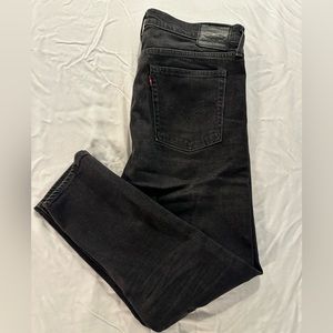 Levi’s Cropped Jeans